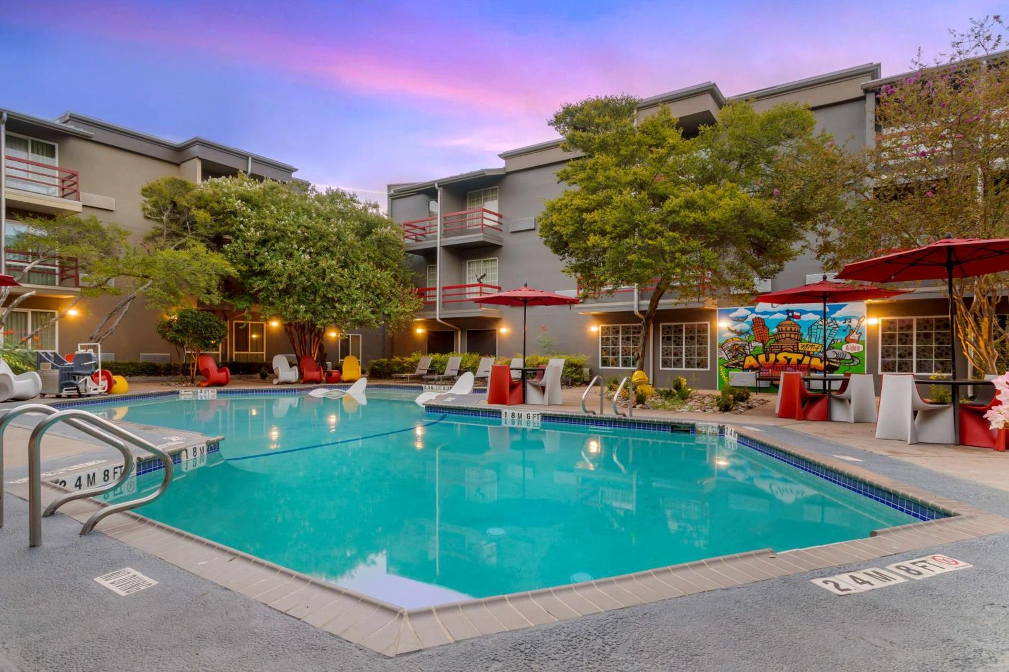 Aiden Austin City Hotel Exterior photo