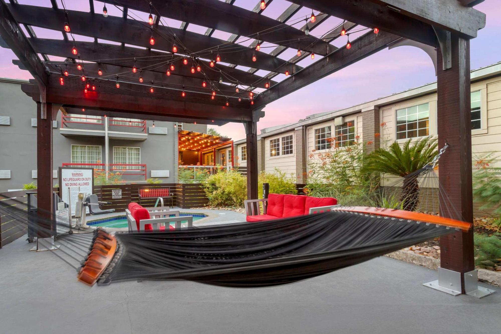 Aiden Austin City Hotel Exterior photo